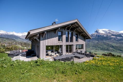 Garden view, Mountain view