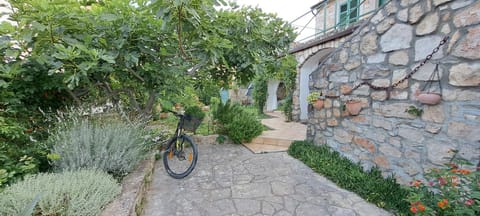 Stone House with garden Laganini House in Šibenik