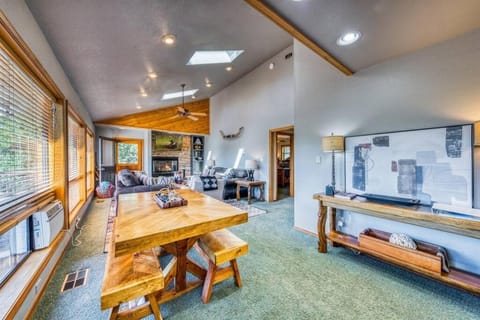 Perk Canyon Hidden Acres-Hot Tub-Gas Fireplace Condominio in Ruidoso