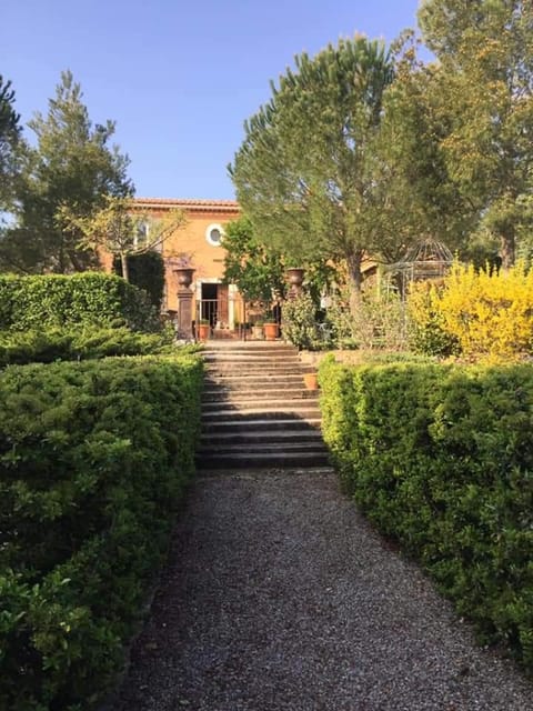 Gite Au fond du jardin House in Vedène