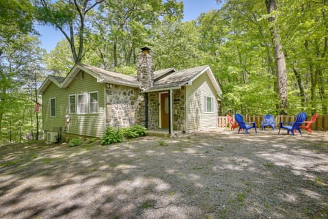 Creekside Hudson Valley Retreat about 4 Mi to Winery! House in Woodbury