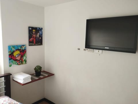 Habitación en apartamento familiar Condo in Medellin