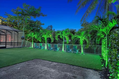 VillaKoBo Tennis Golf Pool Bar Casa in Golden Glades