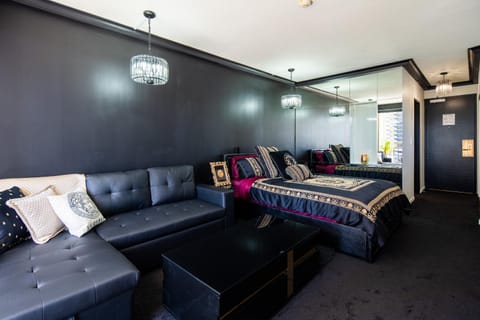 Designer Suites - Versace On View Hotel in Surfers Paradise Boulevard