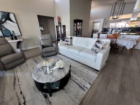 EdgeWater Luxury Suite Apartamento in Chemainus