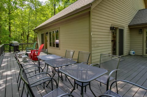 Wintergreen Resort Home with Deck and Fire Pit! Haus in Nelson County