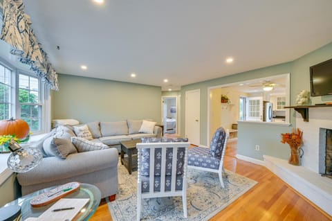 Marblehead Retreat with Sprawling Yard and Gas Grill! Appartement in Marblehead