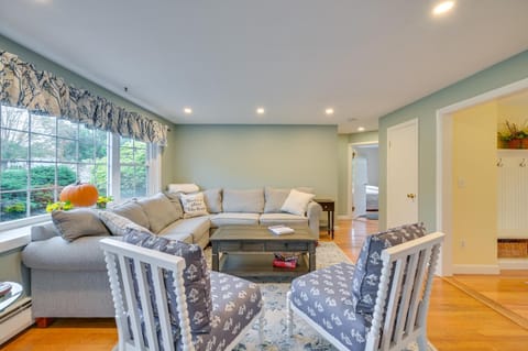Marblehead Retreat with Sprawling Yard and Gas Grill! Apartment in Marblehead
