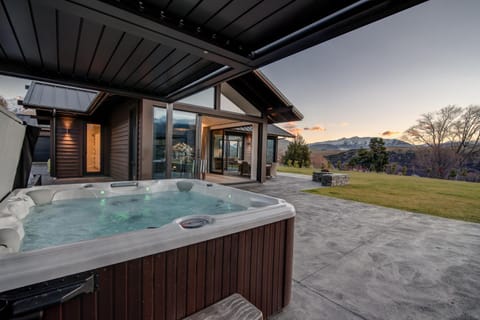 Terrace Lodge Villa in Arrowtown