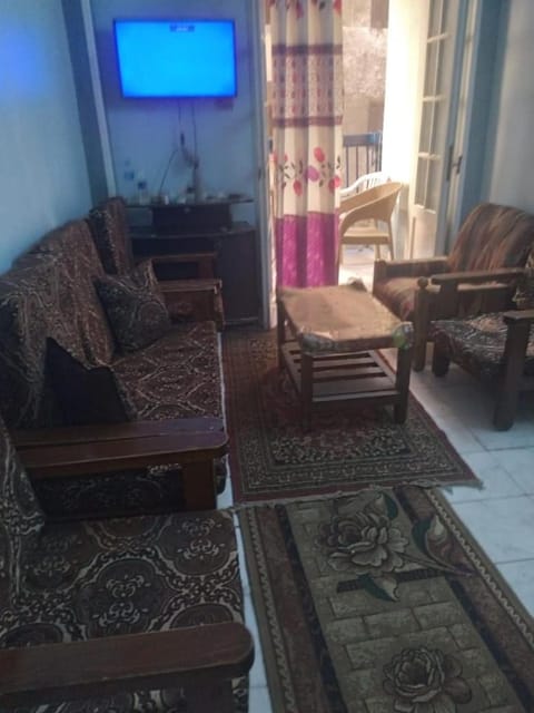 فيروزة ميامي إطلالة على البحر عائلات فقط أو رجال فقط Apartment in Alexandria