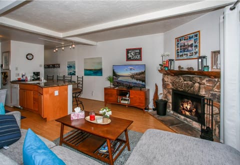 Affordable Lakeview Condo - Condo is cozy and a great location for kayaking and paddle boarding! Haus in Boulder Bay