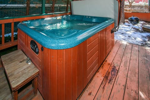 Winter, Hot Tub