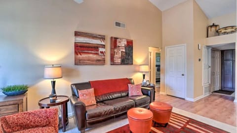 Relaxing 2 Bdrm Condo in Prime Scottsdale Location Casa in Scottsdale