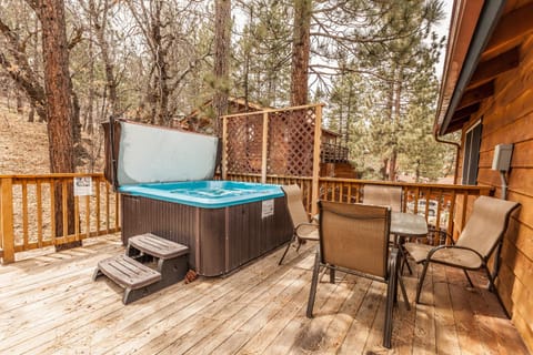 Patio, Spring, Day, Natural landscape, Summer, Hot Tub, Autumn