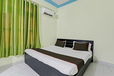 OYO Flagship Hotel Manju Heights Hotel in Lucknow