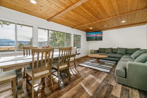 Family Fun Cabin - Mountain home with Game Room, Hot Tub and Lake Views! House in Fawnskin