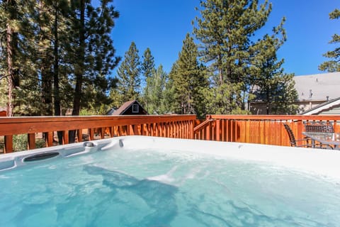 Hot Tub, Balcony/Terrace, Seating area