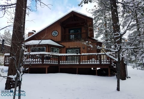 Property building, Day, Natural landscape, Winter, Balcony/Terrace