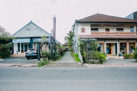 Property building, Street view