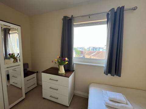 Two Bed Flat White Star Place Apartment in Southampton