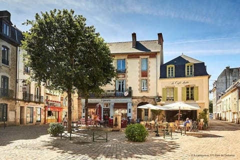 Maison de charme sur les quais port de St Goustan House in Auray