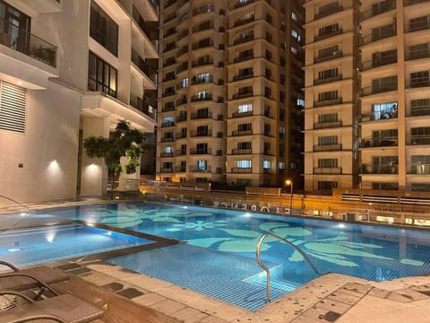 The Bachelor's Pad at The Florence With Pool & Gym Copropriété in Makati