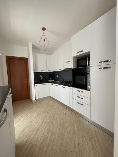 Kitchen or kitchenette, minibar, pet friendly, stove