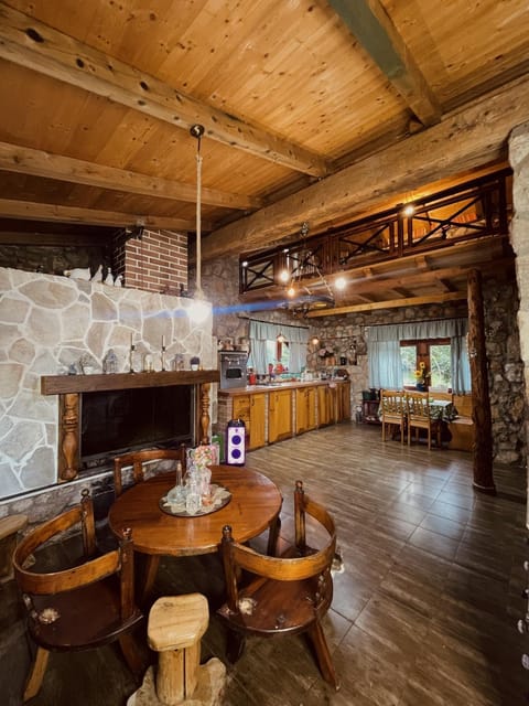 Dining area, Family, flat iron, kitchen