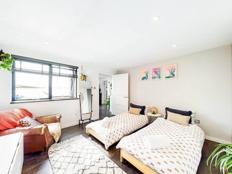 Prospect Villa -Townhouse, sleeps 6, relaxing roof top terrace House in Kingsbridge