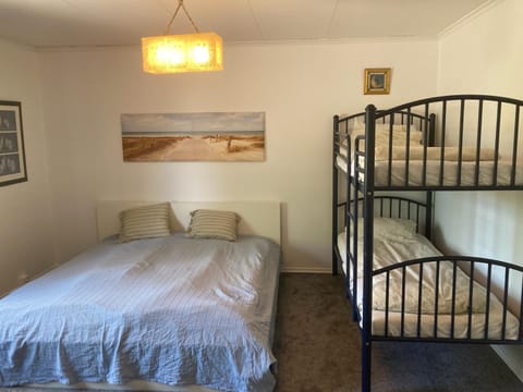 Bed, Bedroom, bunk bed