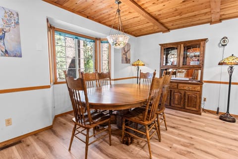 Sugarpaw Cottage - Very private cabin nestled amongst towering pines in this cozy mountain home! Haus in Big Bear