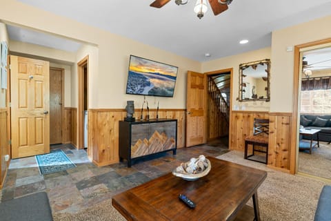 Stony Creek Cabin - Gorgeous home in the Eagle Mountain Estates House in Big Bear