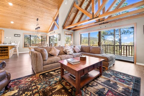 Natural landscape, View (from property/room), Living room, Seating area