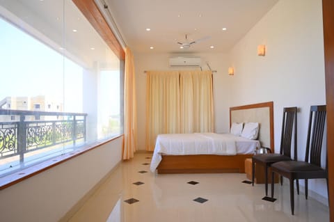 Luxury Villa With pool Near White Town Chalet in Puducherry