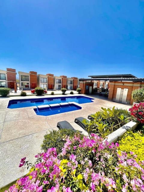 Villa del sol y mar con alberca en área común House in San Carlos Guaymas