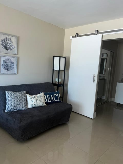Seaside serenity studio Apartment in Lauderdale-by-the-Sea
