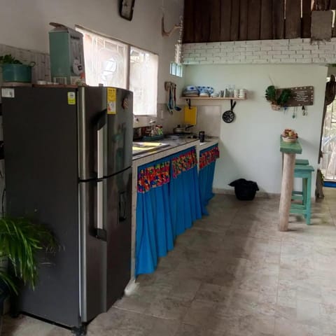 Kitchen or kitchenette, dishwasher, stove