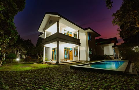 Andaru Graha Puspa For Family and Friends Villa in Parongpong