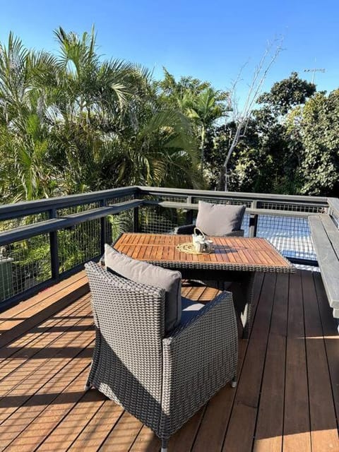 Spacious tropical townhouse 1 king bed Haus in Darwin