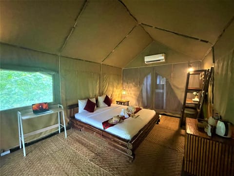 Khaosok Boutique Hideaway - Cliff Tent Luxury tent in Khlong Sok