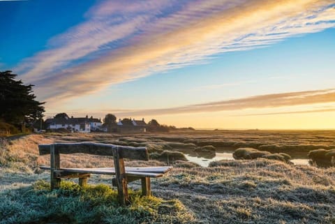 Country cottage in pretty village quay views House in Chichester District