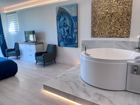 Luxury studio suite in artist Villa with sea view Wohnung in Eze