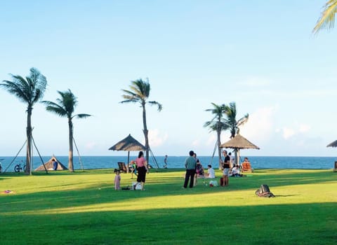 Day, People, Natural landscape, Beach, Sea view, children, group of guests