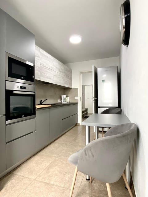 Astoria Apartment - Pet Friendly Apartment in Brasov