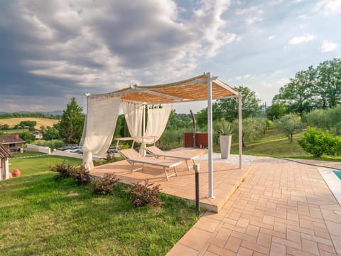 Day, Natural landscape, Garden, sunbed