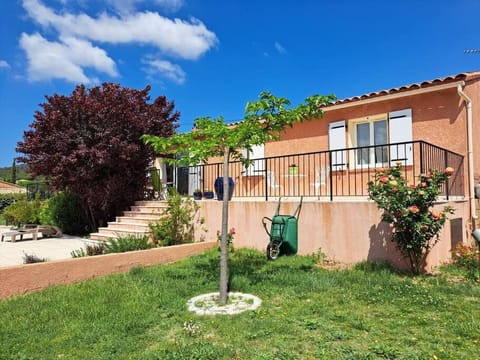 Maison en Provence verte entre mer et lacs Villa in Brignoles