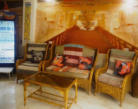 Venus hotel luxor 日本人 大歓迎 Hostal in Luxor
