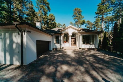 Beautiful house in Jurmala near the sea Villa in Jūrmala