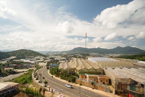 Neighbourhood, Natural landscape, Mountain view