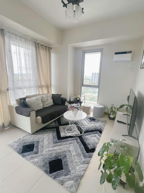 S & E Condo with Panoramic View Apartment in Iloilo City